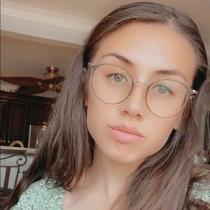 Meet your Posher, Jade